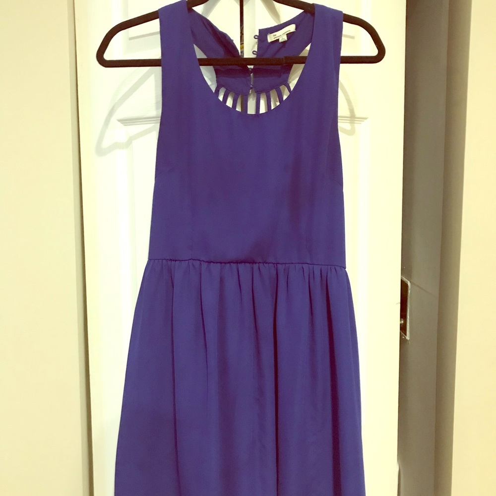 blue dress